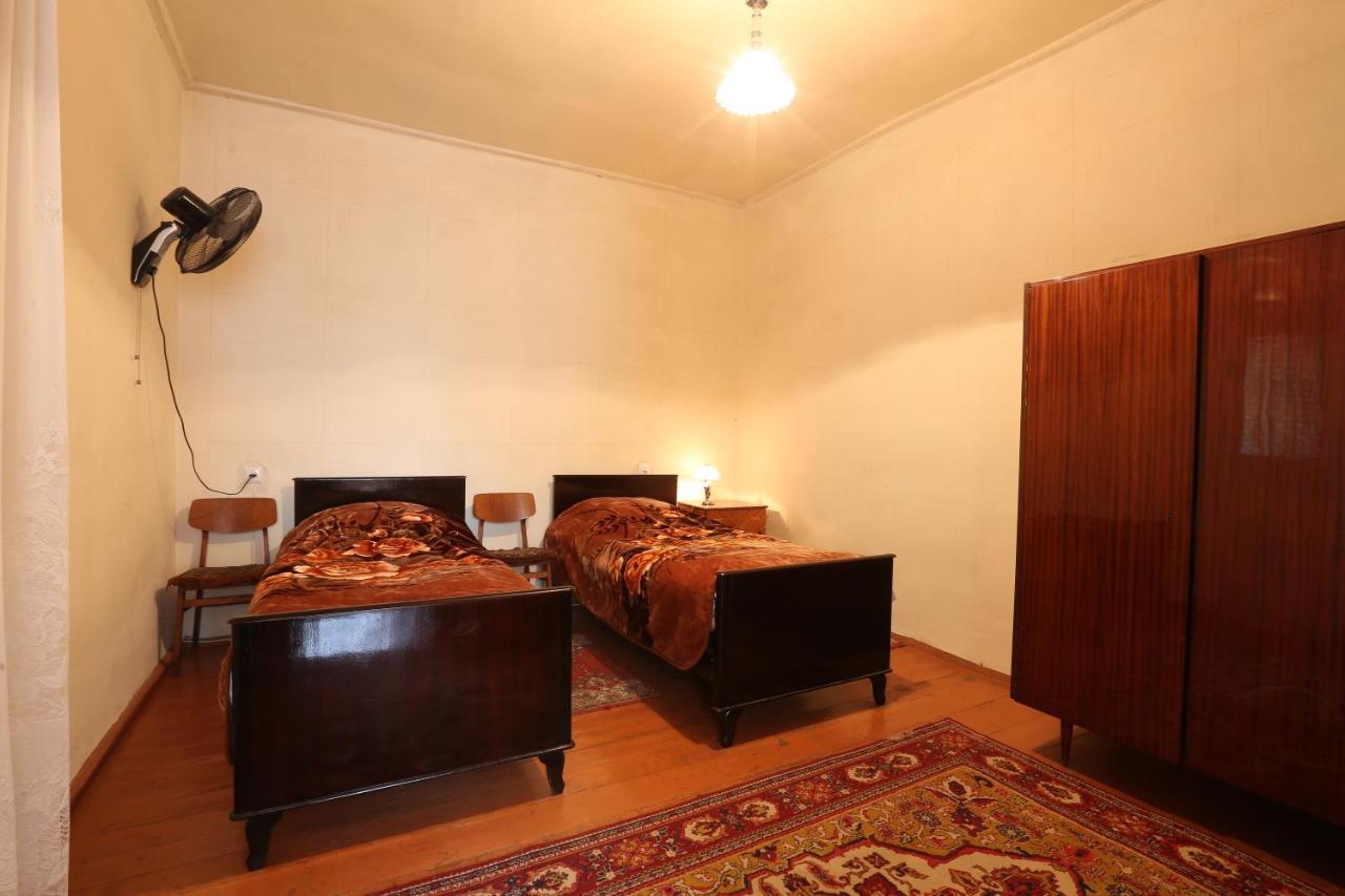 Guesthouse "Ashot Shalunts" กอริส ภายนอก รูปภาพ