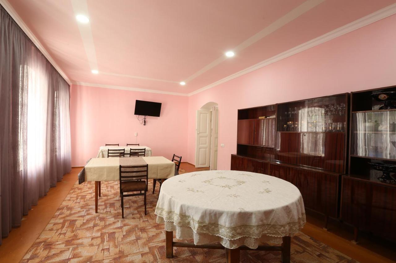 Guesthouse "Ashot Shalunts" กอริส ภายนอก รูปภาพ